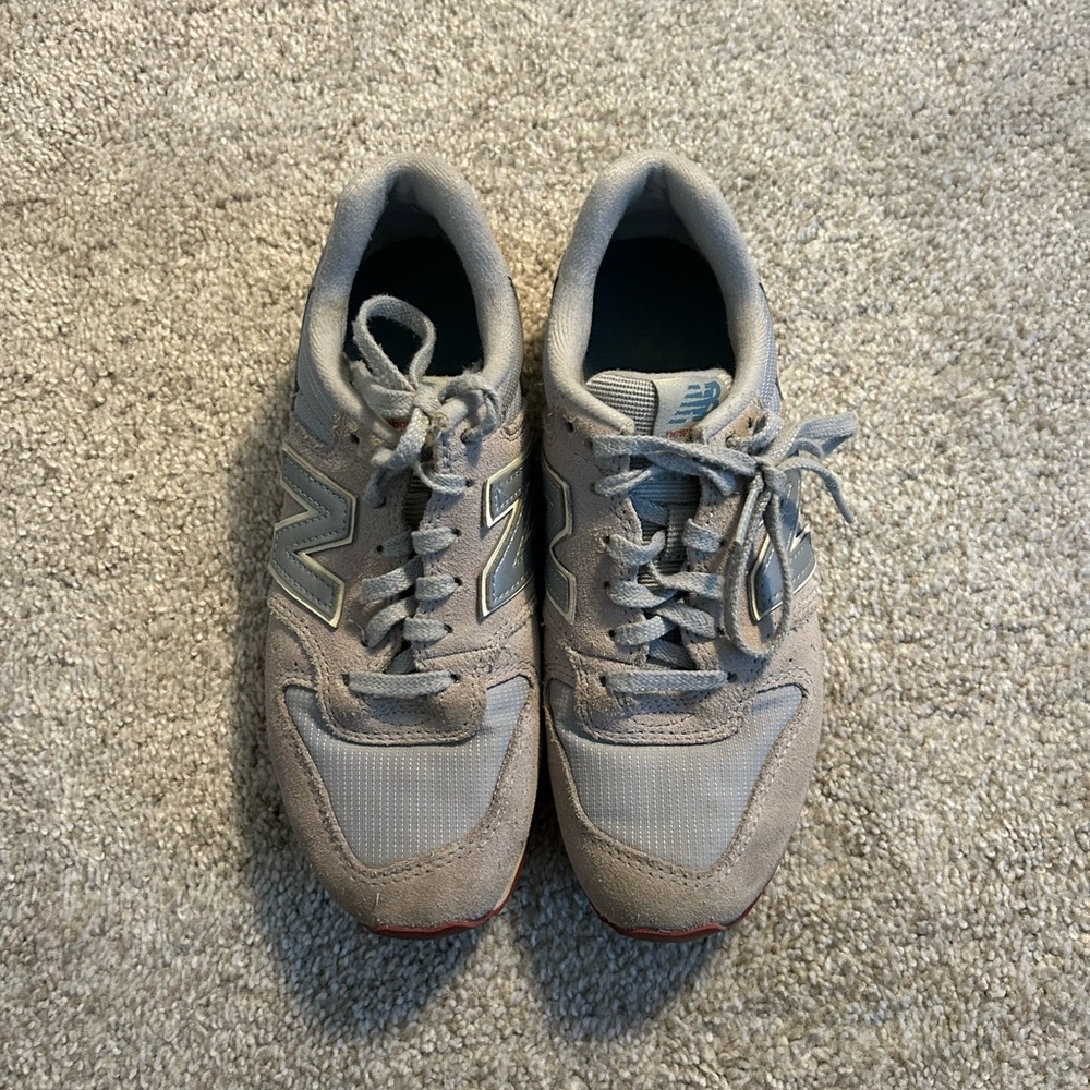 New Balance Men's Beige and Gray Sneakers